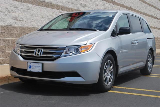 Honda Odyssey 2013 photo 2