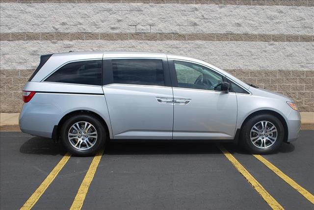 Honda Odyssey 2013 photo 3