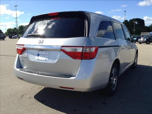 Honda Odyssey 2013 photo 4
