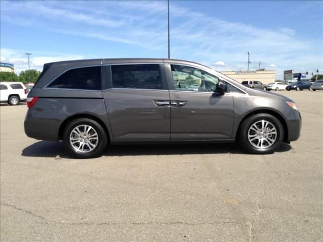 Honda Odyssey 2013 photo 3
