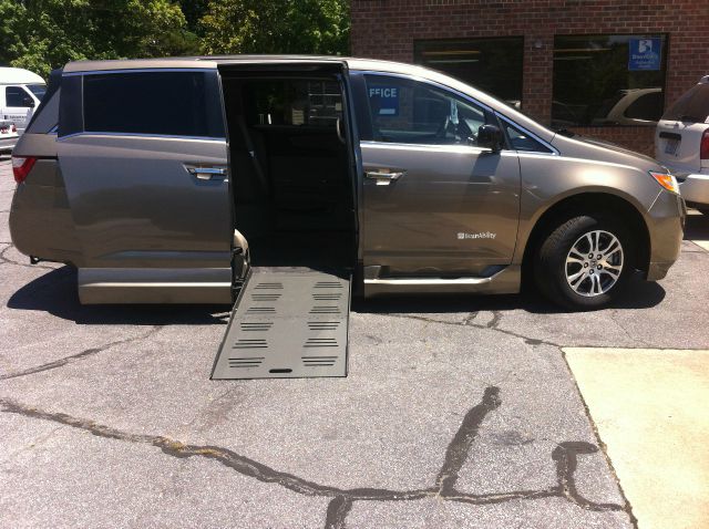 Honda Odyssey 2013 photo 3