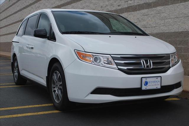 Honda Odyssey 2013 photo 2