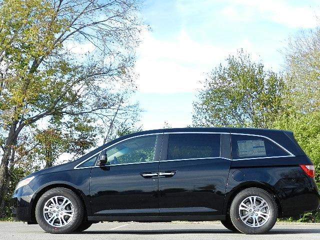 Honda Odyssey 2013 photo 3