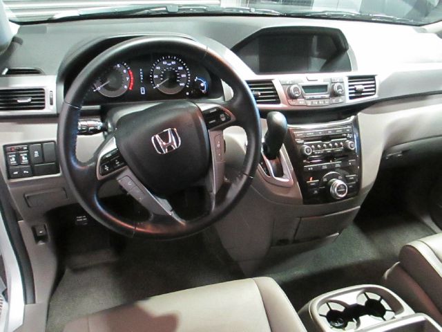 Honda Odyssey 2013 photo 1