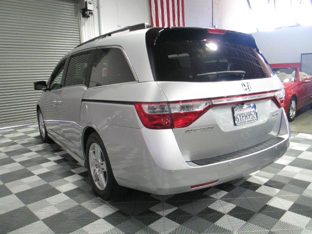Honda Odyssey 2013 photo 2