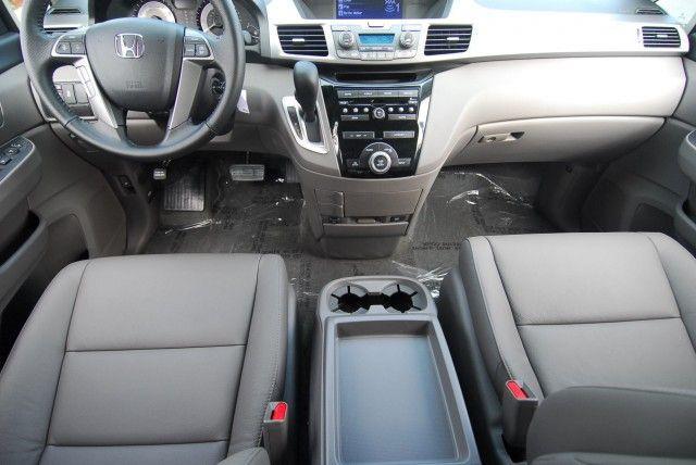 Honda Odyssey 2013 photo 18