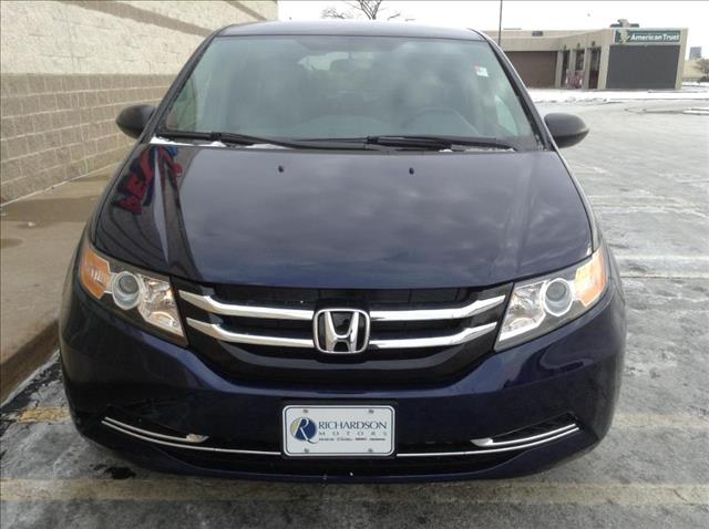 Honda Odyssey 2014 photo 4