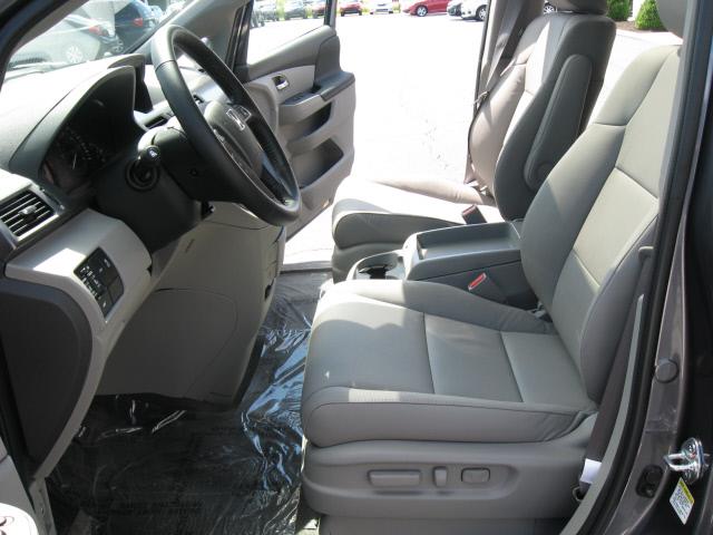 Honda Odyssey 2014 photo 3