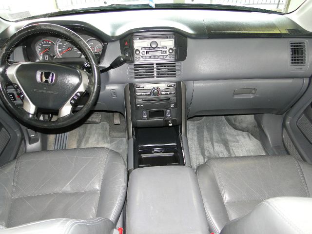 Honda Pilot 2500hd LS 4X4 SUV