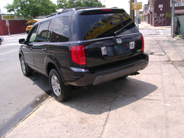 Honda Pilot 1500 Xcab Sbox 318 5spd 4x4 SUV