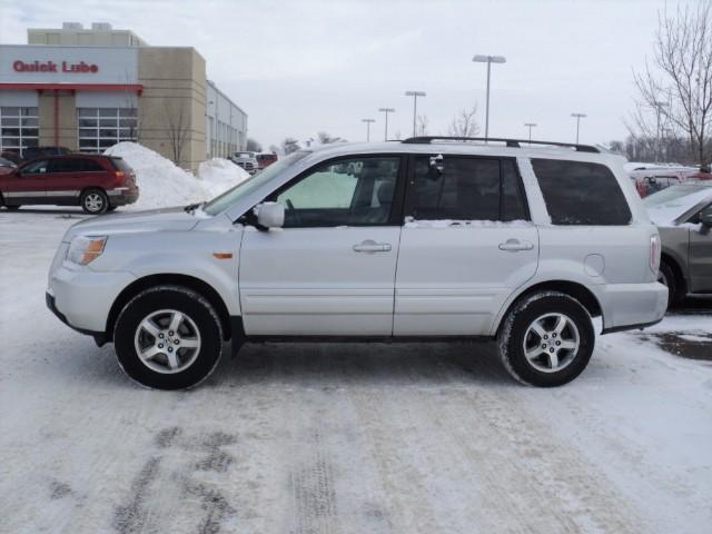Honda Pilot LS 2WD Sport Utility