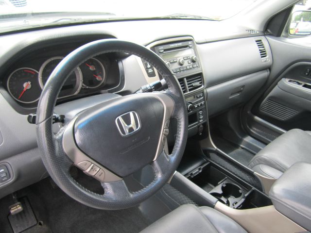 Honda Pilot BASE LS XTR SUV