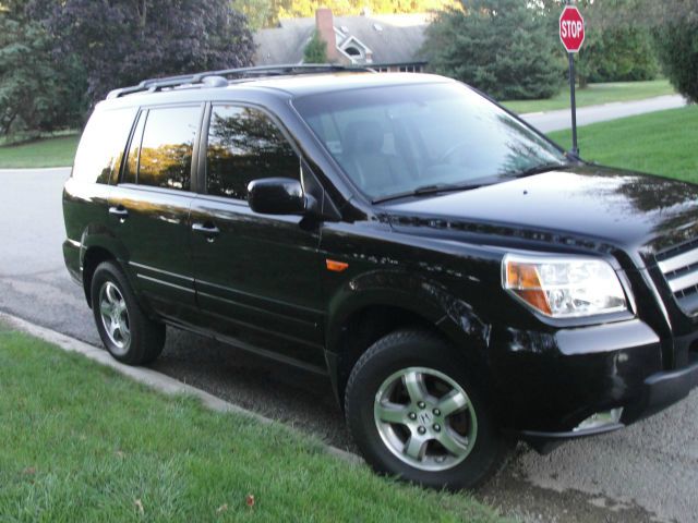 Honda Pilot BASE LS XTR SUV