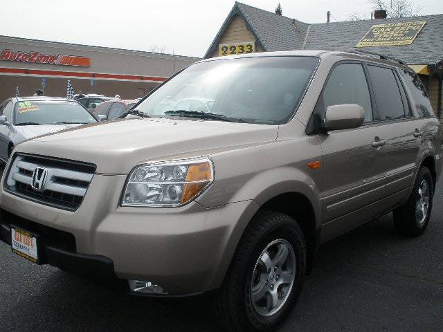 Honda Pilot Open-top Sport Utility