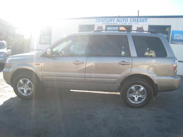Honda Pilot LS 2WD SUV