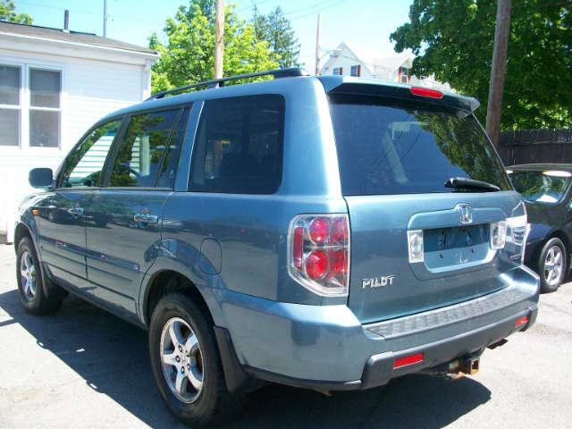 Honda Pilot LS 2WD SUV