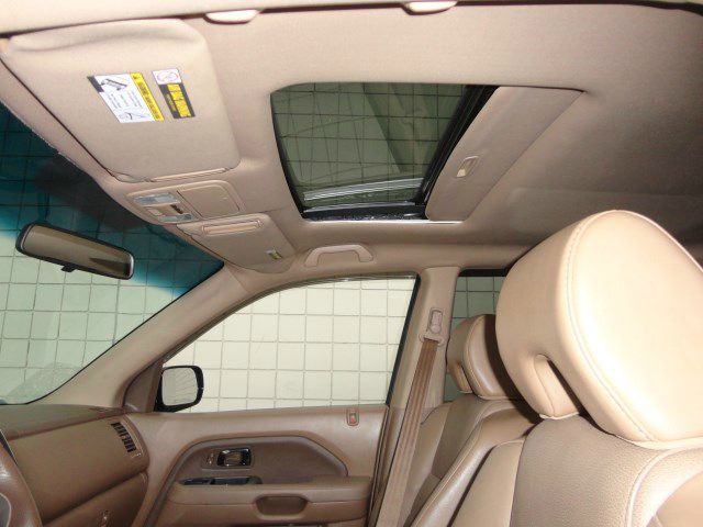 Honda Pilot Quattro 4.2L W/ Navi SUV