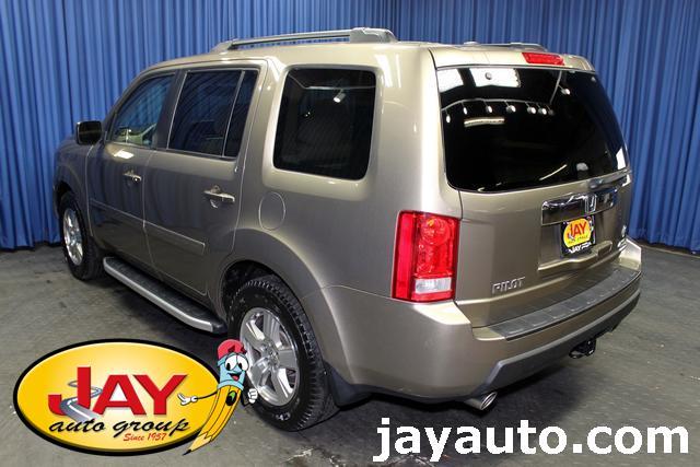 Honda Pilot LS 2WD SUV