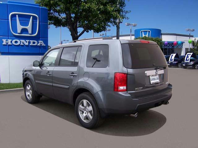 Honda Pilot LS 2WD Sport Utility