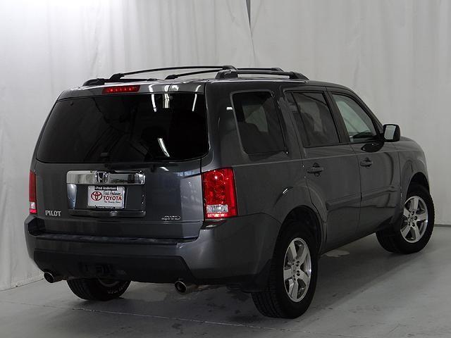 Honda Pilot LS 2WD SUV