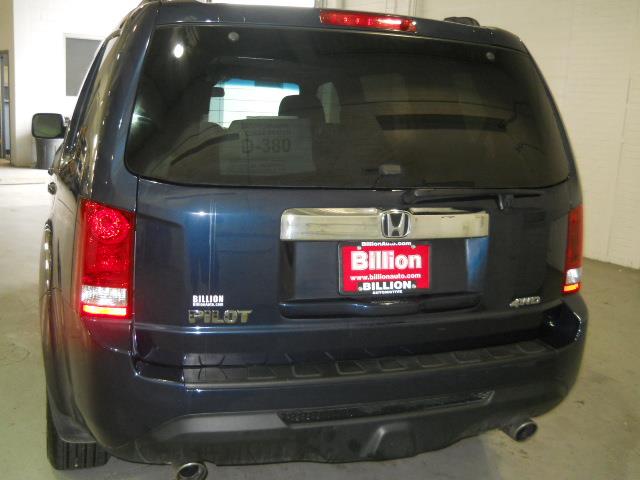 Honda Pilot LS 2WD SUV