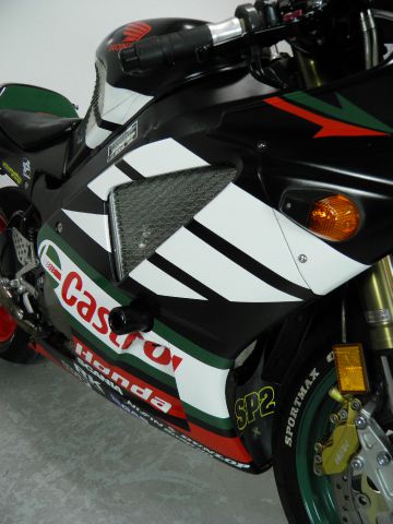 Honda RVT1000R RC51 2003 photo 8