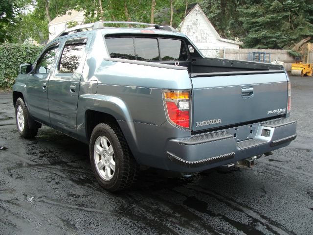 Honda Ridgeline 4dr 1500 4WD Pickup Truck