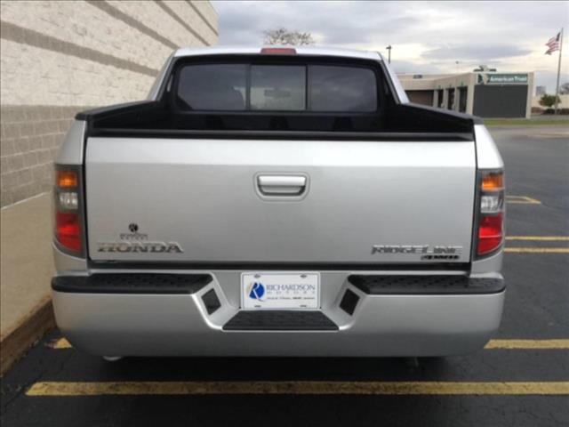 Honda Ridgeline 4dr 1500 4WD Pickup Truck