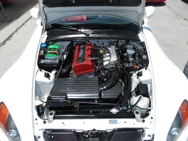 Honda S2000 2000 photo 2