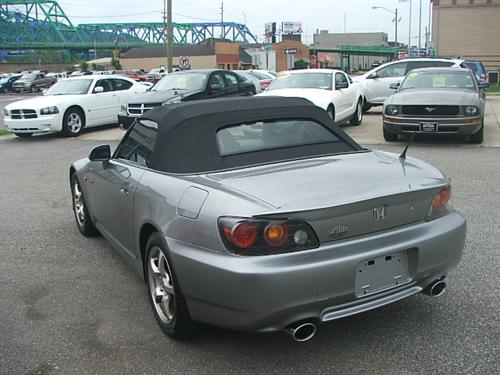 Honda S2000 2004 photo 2