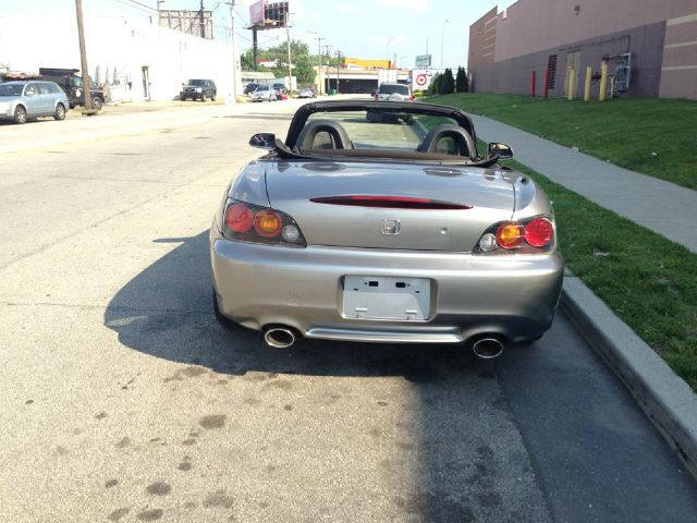 Honda S2000 2004 photo 2