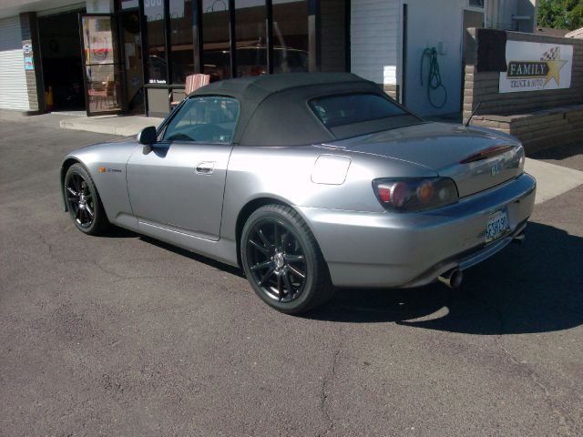 Honda S2000 2004 photo 1