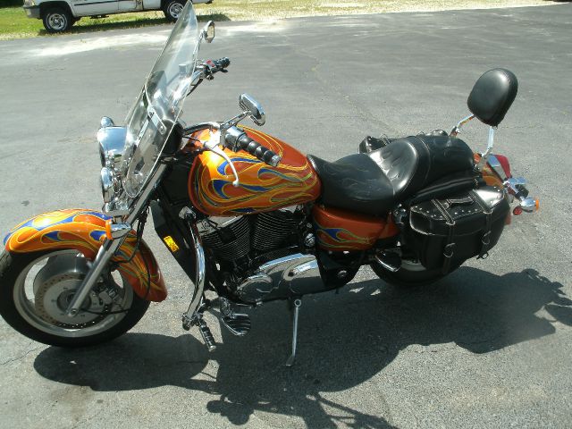 Honda Shadow 2002 photo 1