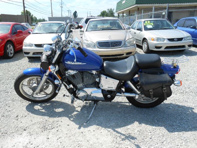 Honda Shadow 2004 photo 1