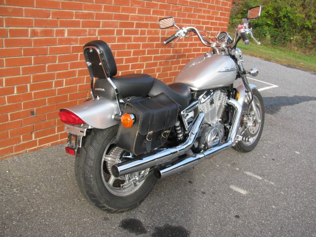 Honda Shadow VT1100 2007 photo 3