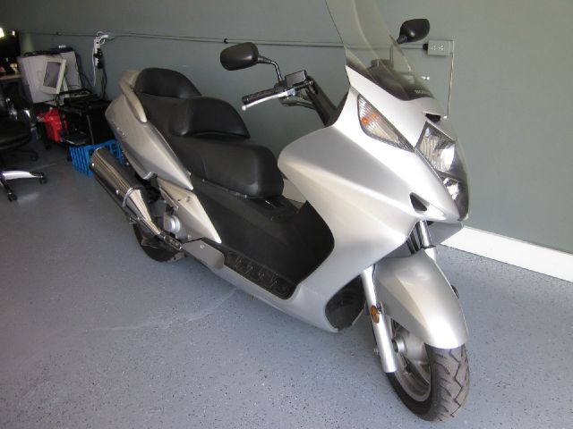 Honda Silver Wing 2004 photo 1