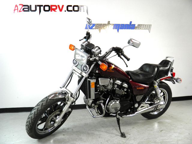 Honda VF700C MAGNA 1984 photo 1