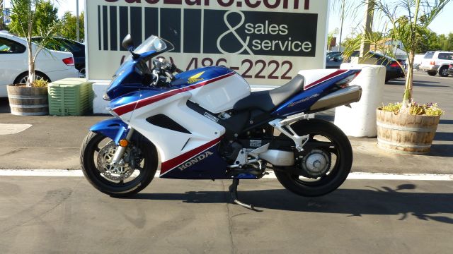 Honda VFR800 2007 photo 1