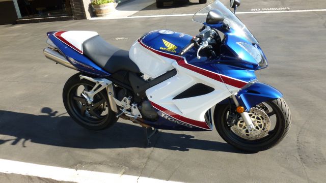 Honda VFR800 2007 photo 3