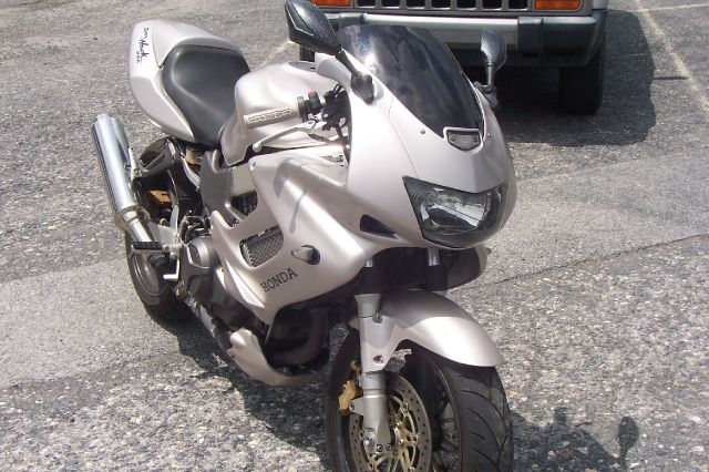 Honda VTR 1000F 1999 photo 2