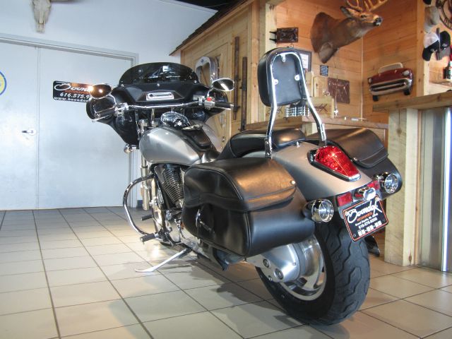 Honda VTX1300C 2004 photo 1