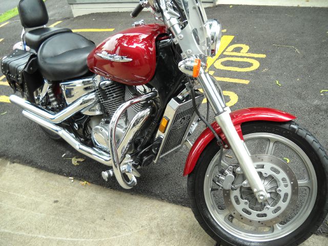 Honda VTX 1100 2002 photo 1