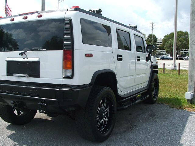 Hummer H2 2003 photo 2