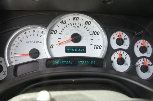 Hummer H2 2003 photo 39