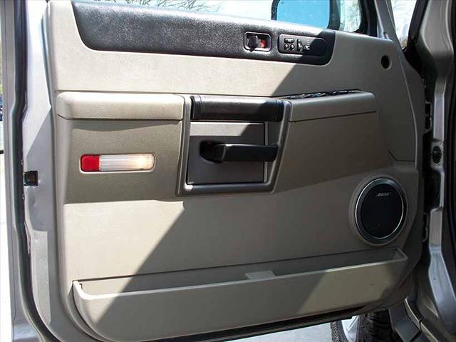 Hummer H2 2003 photo 3