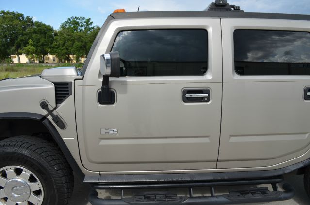 Hummer H2 2003 photo 17