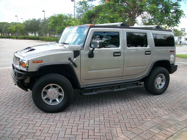 Hummer H2 2004 photo 3
