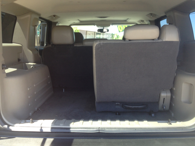 Hummer H2 2004 photo 2