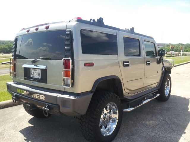 Hummer H2 2004 photo 2