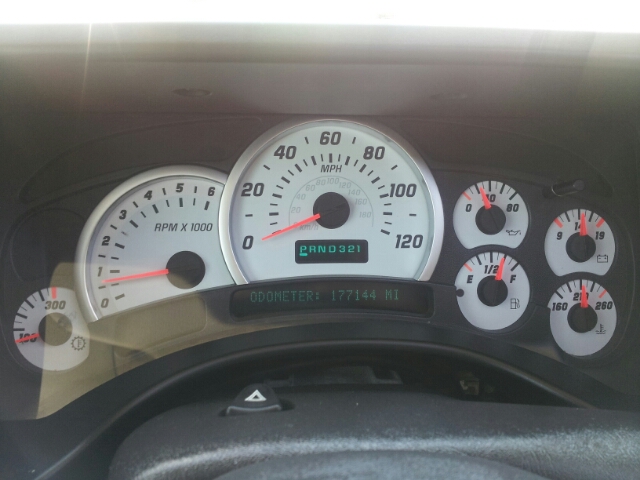 Hummer H2 2004 photo 6